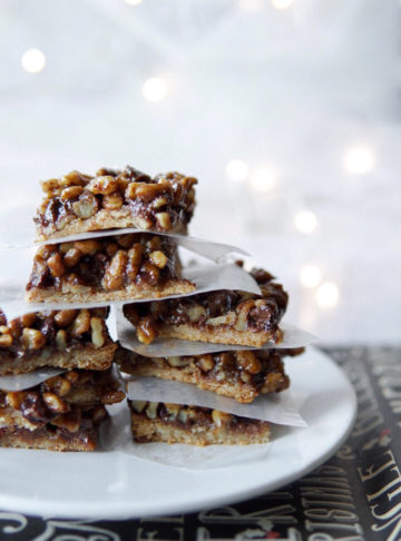 Chocolate Walnut Bars: a thin pie-like crust, a layer of dairy-free chocolate and toasty walnuts drenched in a bubbling sticky caramel sauce.